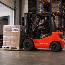 Chariot élévateur électrique lithium 4 roues - batterie LiFePO₄ 80 V à recharge rapide - 3,5 T - 